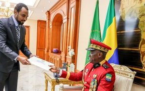 Un émissaire du président tchadien reçu en audience par Oligui Nguema