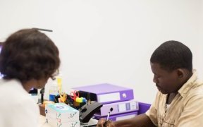 Handicap : la fondation de la femme d’Ali Bongo lance la première édition de l’opération DuoDay