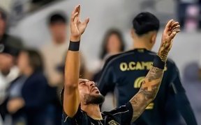 MLS : Denis Bouanga voit triple et guide Los Angeles FC vers la victoire