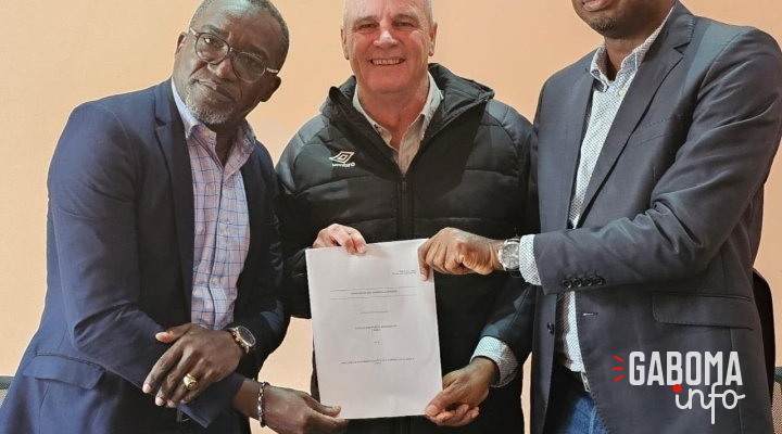 AS Mangasport prolonge avec Umbro et confirme sa stratégie de structuration