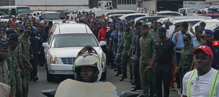 Retour au pays : La dépouille d’Aaron Boupendza enfin à Libreville