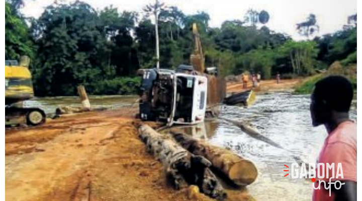 Mandji : Un camion d’Olam se renverse dans la rivière Doubanzi