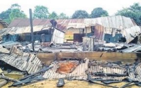 Lebamba : Sauvé in extremis de l’incendie de sa maison, un octogénaire meurt mystérieusement