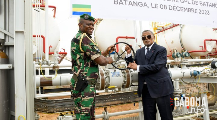 Le général Brice Clotaire Oligui Nguema inaugure l’usine GPL de Batanga