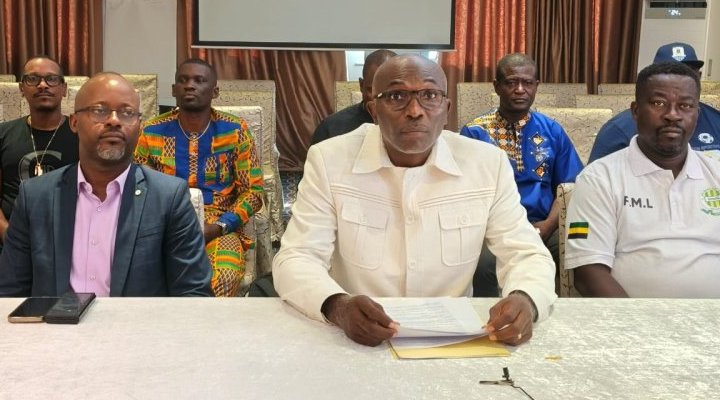 Élection à la Fégafoot&nbsp;: face aux polémiques, les clubs professionnels font bloc derrière Pierre Alain Mounguengui