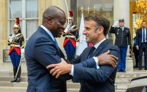 Renforcement des liens franco-gabonais : le général Oligui Nguema reçu au palais de l’Elysée