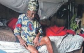 Mekambo : Une octogénaire clouée au lit après avoir tenté d’échapper à un couple d’éléphants
