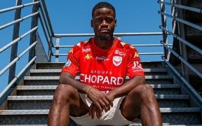 Le Racing Besançon enrôle l’attaquant gabonais Philippe Etoughe pour viser la montée en N2