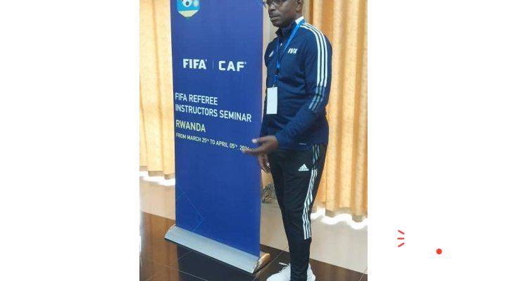 Yves Roponat, premier gabonais sélectionné pour une formation VAR de la CAF en Égypte